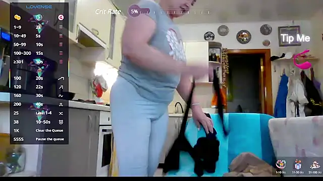 cooking IN PANTYHOSE - video by Viki100paradise cam model