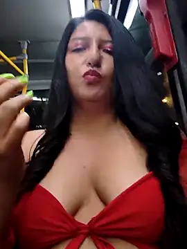 Full naked in BUS 🫣😈－カメラキャストのMelany_daringの動画