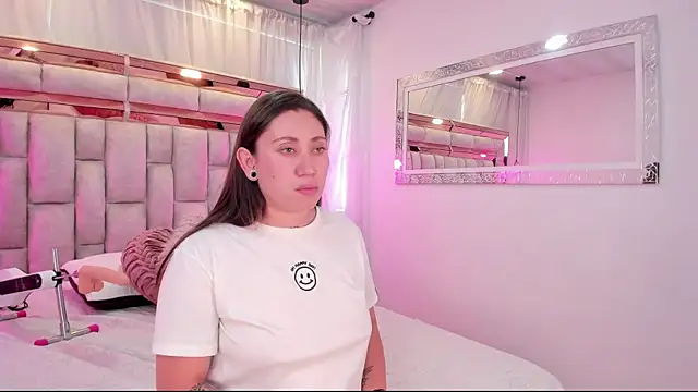 I love to suck my friend's tits and end up in her big pussy 😈😈😋😋😋👅👅 - video av Katalina_Evans cam-modell