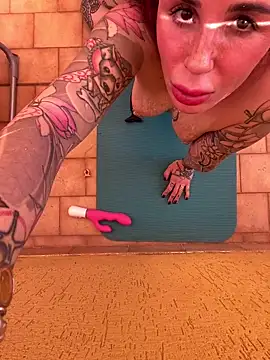 [LIVE] ACROBATIC SQUIRT IN FACCIA - video di Dancing_wmyselF_