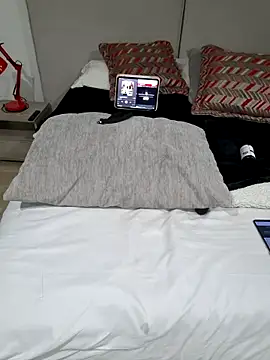 Broken heels and jeans, see me in doggy 🐶🔥 - video by MarianaBlaze cam model