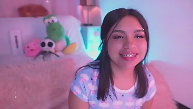 Private Show Finger Pussy - video by emma_soffia_ cam model