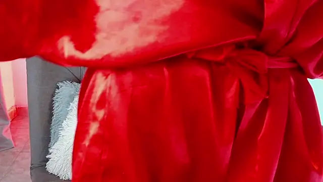 hey love – видео вебкам-модели lucie_petite