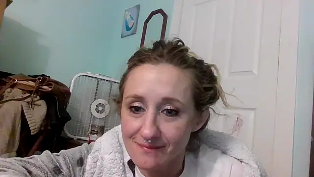 [15 Mar 04:29]  This man had my pussssy juicier than watermelon!!! - video by MissHunyBunz cam model