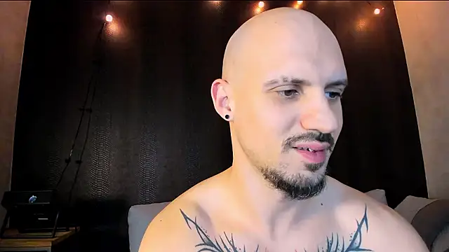 [26 Jan 21:02] Private Show with a silent spectator (Only for fan club subs) - clip cu AssHunter4k model videochat