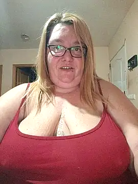 Fumamos y babeamos - video by diosacurvy1984 cam model