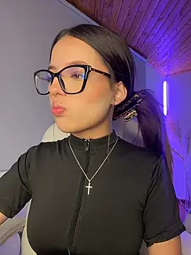 [17 Feb 19:52] Spy Show - video by Sofia18_pinkk cam model