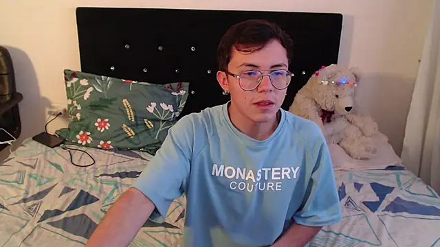 Tina is so horny that she begs that she doesn't stop fucking her 🔥😈 - video by Tina_4_Charlie cam model