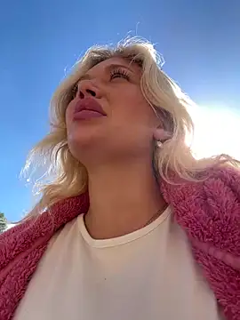 Loser small cock wank for mommy pathetic boy - video od modelky/modela blissdimicco