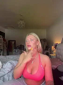 Bent over twerking naked - video od modelky/modela blissdimicco