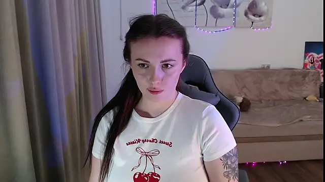 my soft tits - video by Ollie_James cam model