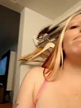 [13 Jan 17:00] Private Show - video di UrBRat modella di cam