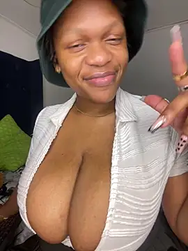 triptease chilling - video by Boneca25 cam model