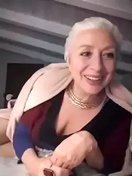 [2 Apr 18:45] Private Show - video by divinaerotica cam model