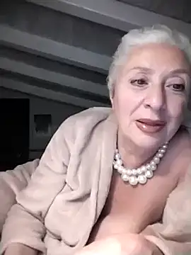[6 Apr 23:29] Private Show - video by divinaerotica cam model