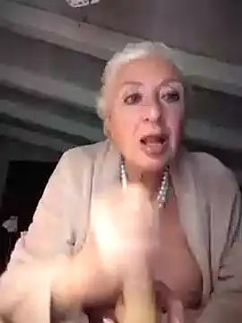 [22 Apr 22:13] Private Show - Vídeo de divinaerotica, modelo de vídeos