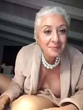 [25 Apr 00:01] Private Show - video by divinaerotica cam model