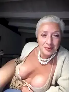 [5 May 21:10] Private Show - video by divinaerotica cam model