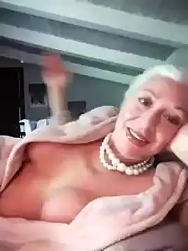 [11 May 17:01] Private Show - video by divinaerotica cam model