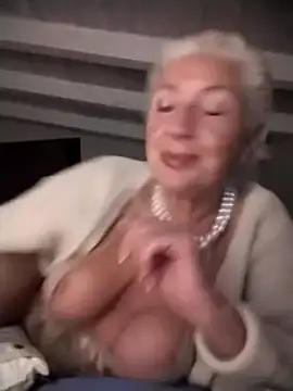 [15 May 22:21] Private Show - video by divinaerotica cam model