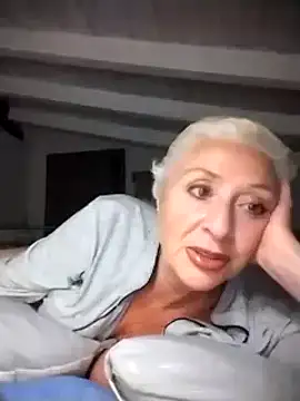[3 Jun 22:17] Spy Show - video by divinaerotica cam model