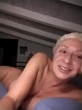 [1 Jul 23:17] Private Show - Video von divinaerotica Cam-Model