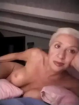 [17 Jul 23:00] Private Show - Video von divinaerotica Cam-Model