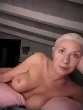 [26 Jul 00:12] Private Show - Video von divinaerotica Cam-Model