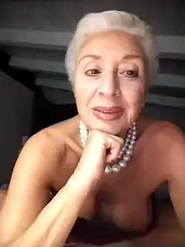 [5 Sep 23:10] Spy Show - Video von divinaerotica Cam-Model