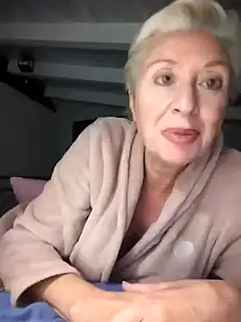 [18 Oct 19:43] Private Show - Video von divinaerotica Cam-Model