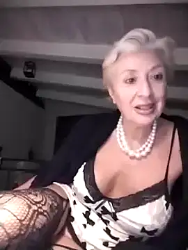 [25 Oct 18:16] Private Show - Video von divinaerotica Cam-Model