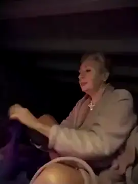 [6 Nov 19:53] Spy Show - Video von divinaerotica Cam-Model