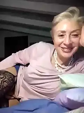 [23 Nov 21:00] Private Show - Video von divinaerotica Cam-Model