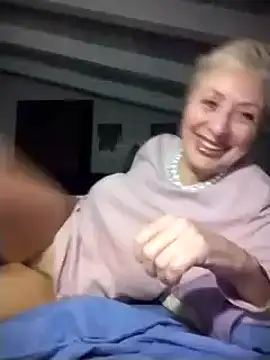 [26 Nov 17:09] Spy Show - Video von divinaerotica Cam-Model