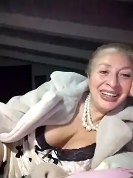 [26 Dec 19:45] Private Show - Video von divinaerotica Cam-Model