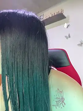 Fingers in pussy very horny - video by Melody_rousse_ cam model