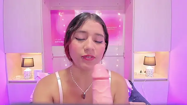 Blowjob with a lot of drools 🤤 - video di CandyyMaria modella di cam