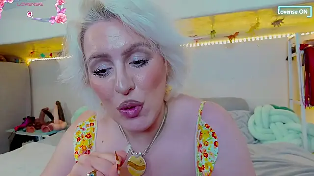 MAKING YOU MINE & STRAP ON CHAT Private Show