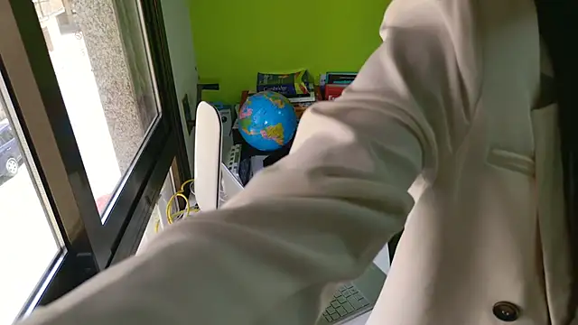 How i am play in my office my pussy was very wet🥵 - video by Mareinesoleil cam model
