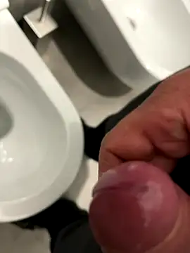 [4 Sep 12:01] Public Show - video by fuocovivo4 cam model