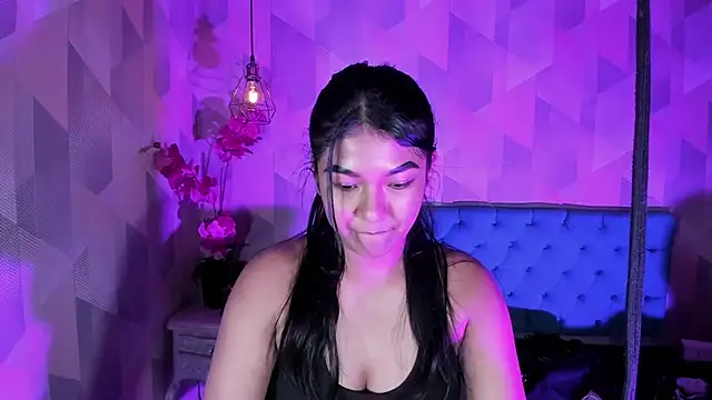 Submissive girl - video by ScarletKray cam model