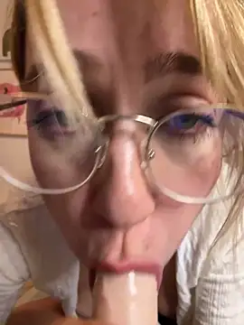 [8 Nov 19:48] Ticket Show– rileylovesyou kameramodell videója