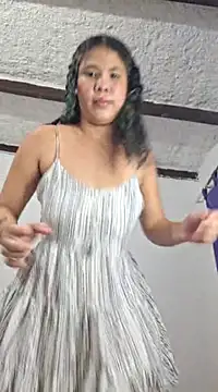 She gets naughty with her phone and ends up fucking hard - فيديو من Marcruzz موديل الكام