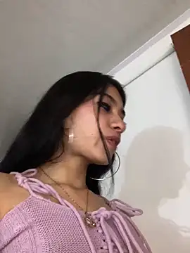 wow bb - video by TayylorSexx cam model