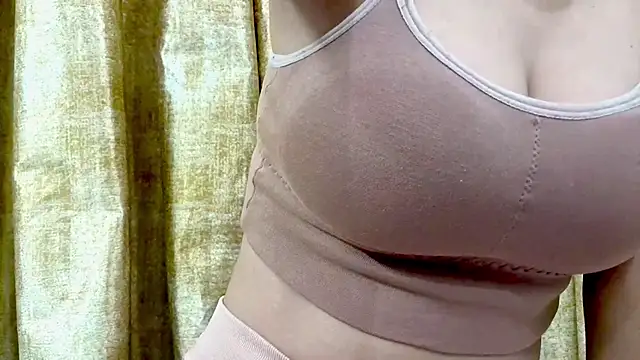 No one can resist my Puffy nipples - vídeo de PARIYA_01 modelo de câmara