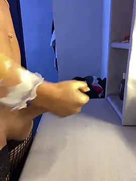 [16 Apr 07:52] Private Show – video modela na kameri Megan2077