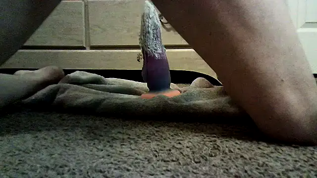 [23 Nov 08:48] Public Show - video by Fuckmehard09 cam model