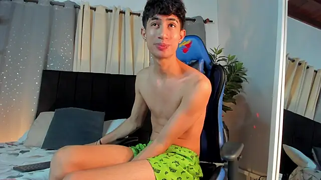 [13 Jun 08:49] Private Show - NovaaWheler 캠 모델의 동영상