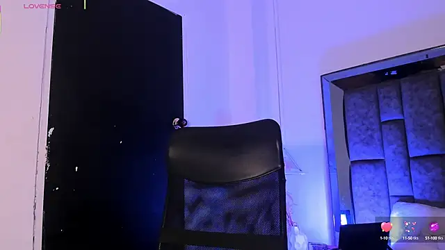 POV my big ass, pussy and fucking my Domi 🍑🍒😈 - video by Morgan_Wright cam model