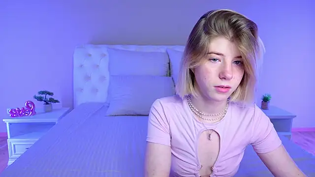 Private Show - video by Bella_amory cam model